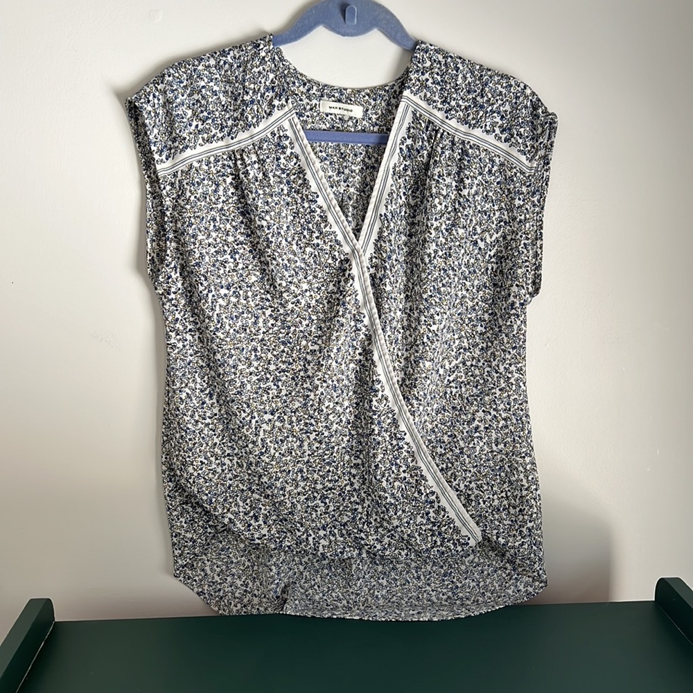 Max studio short sleeve shirt